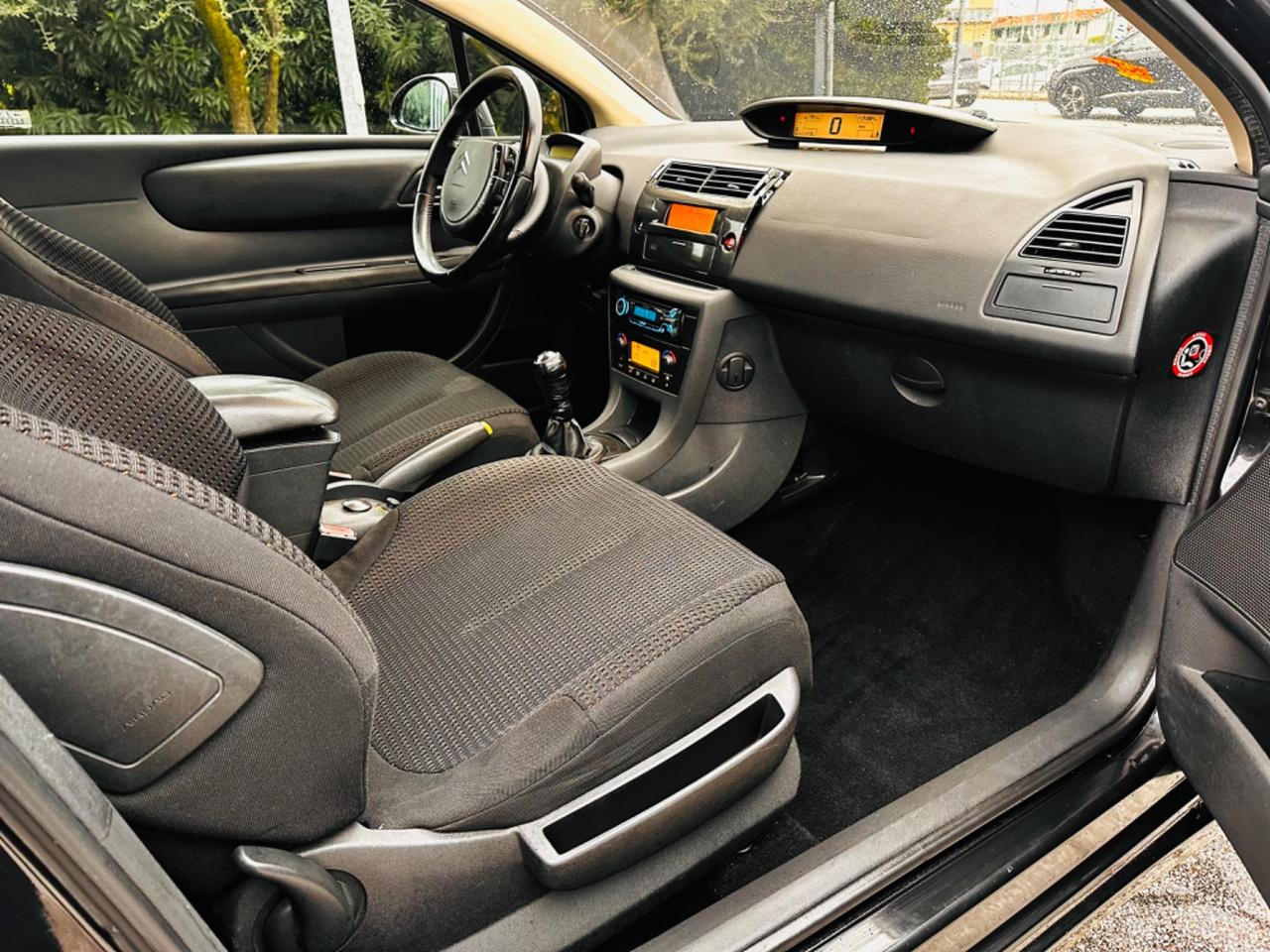 Citroen C4 Coupé 1.6 HDi 110CV FAP VTR
