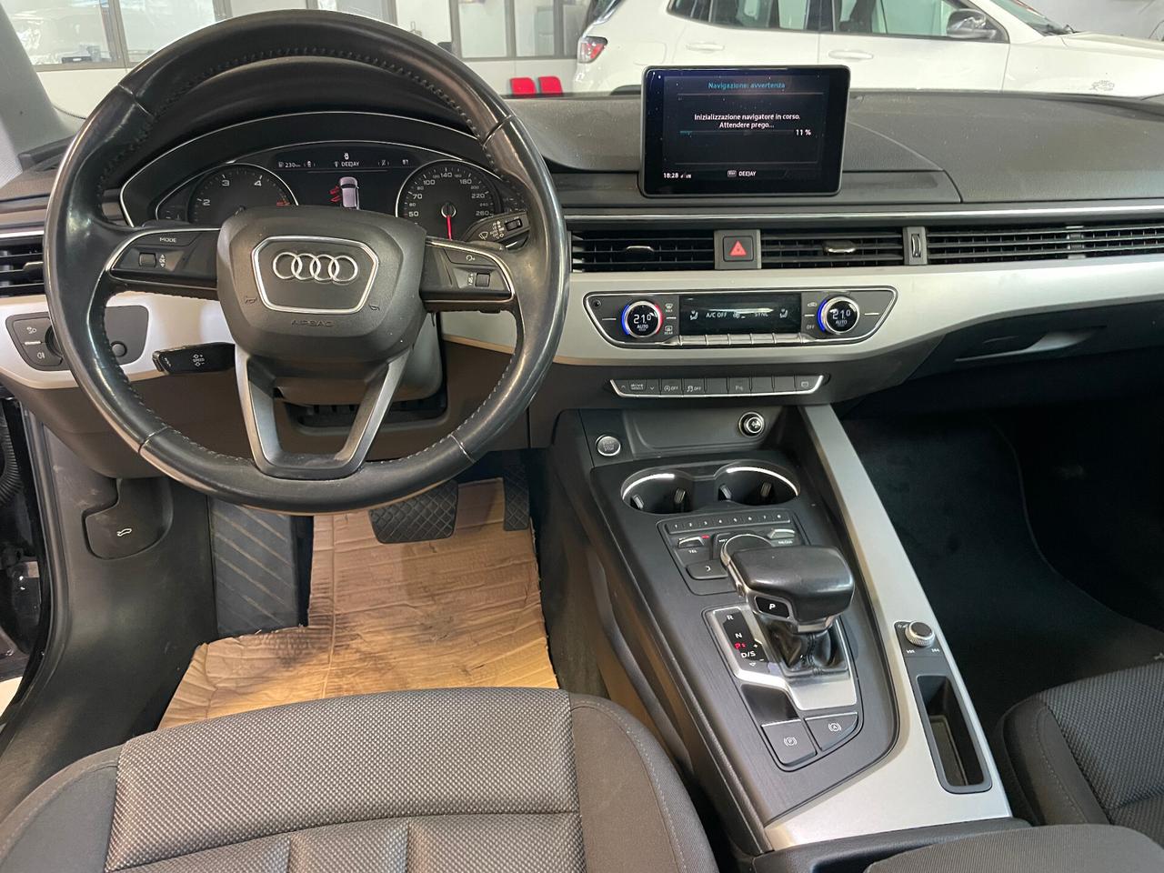 Audi A4 Avant 30 TDI S tronic Design