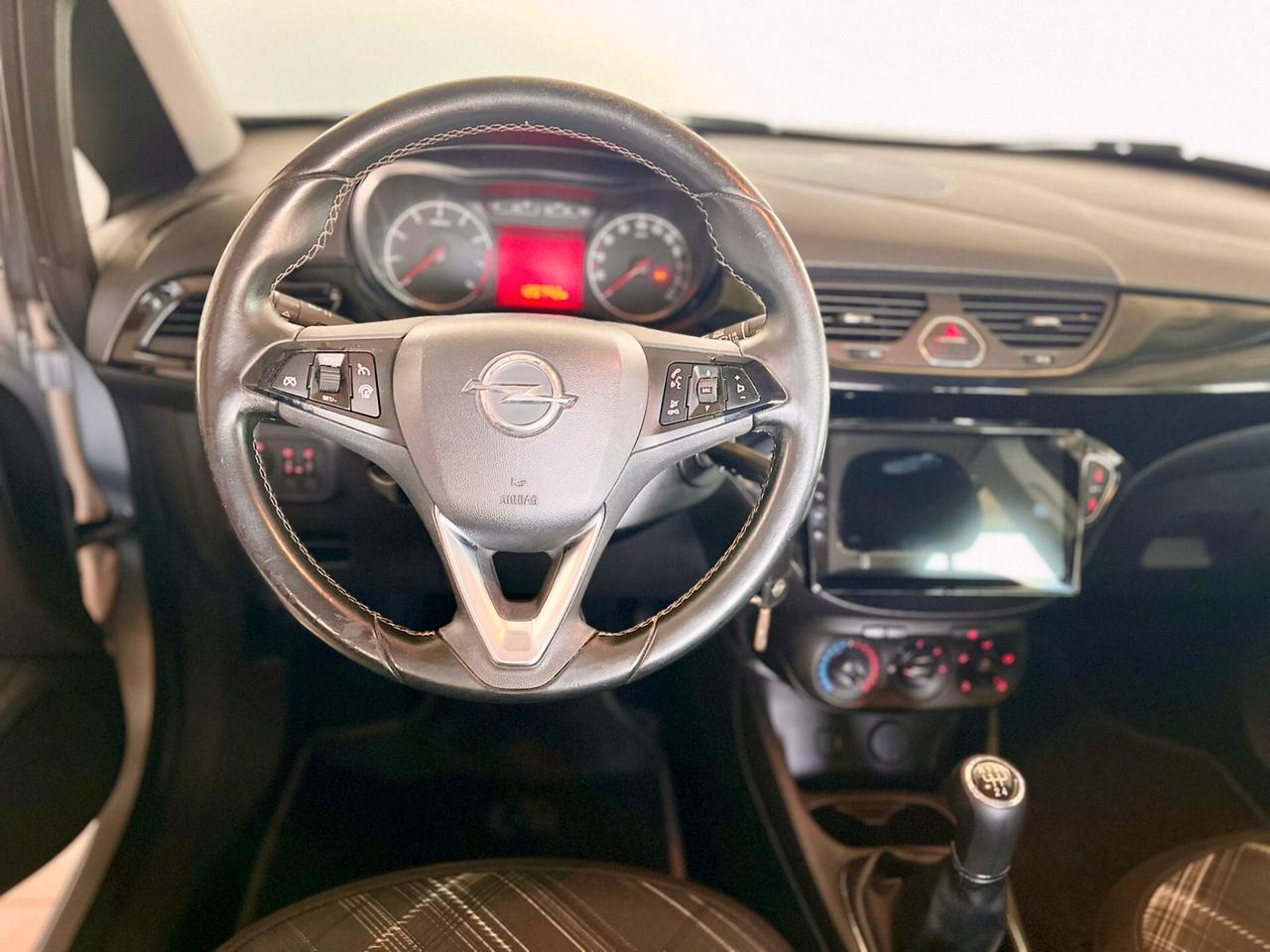 Opel Corsa 1.2 Coupé b-Color