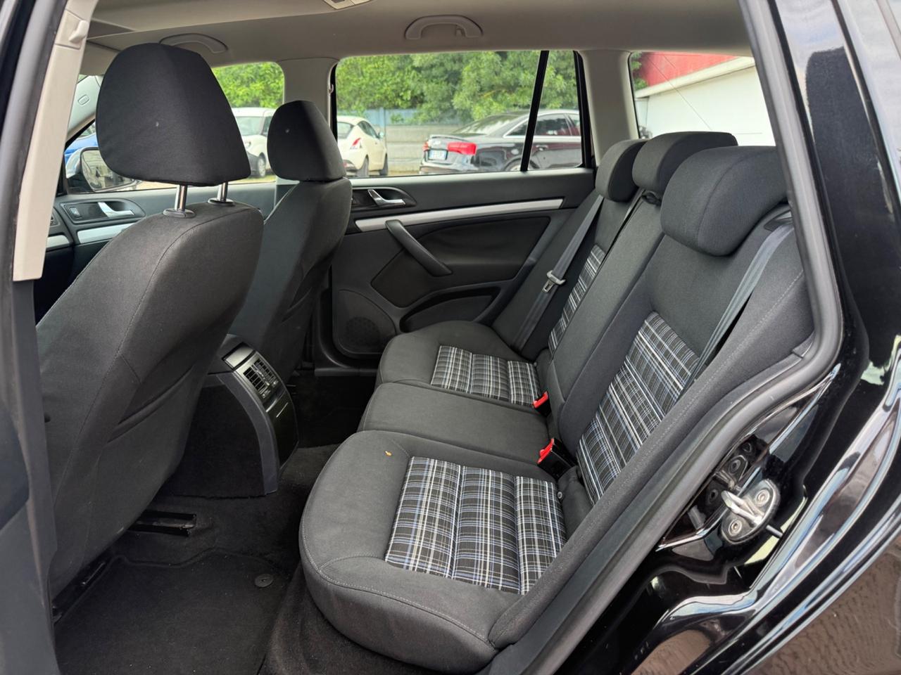 Skoda Octavia 1.6 TDI CR F.AP. Elegance OK NEOPATENTATI