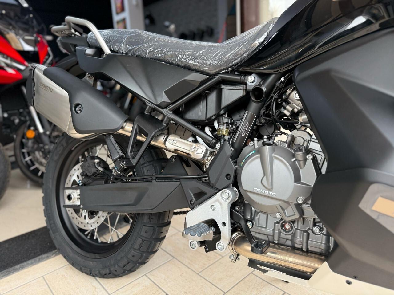 CFMOTO MT-X 800 BASSA-830