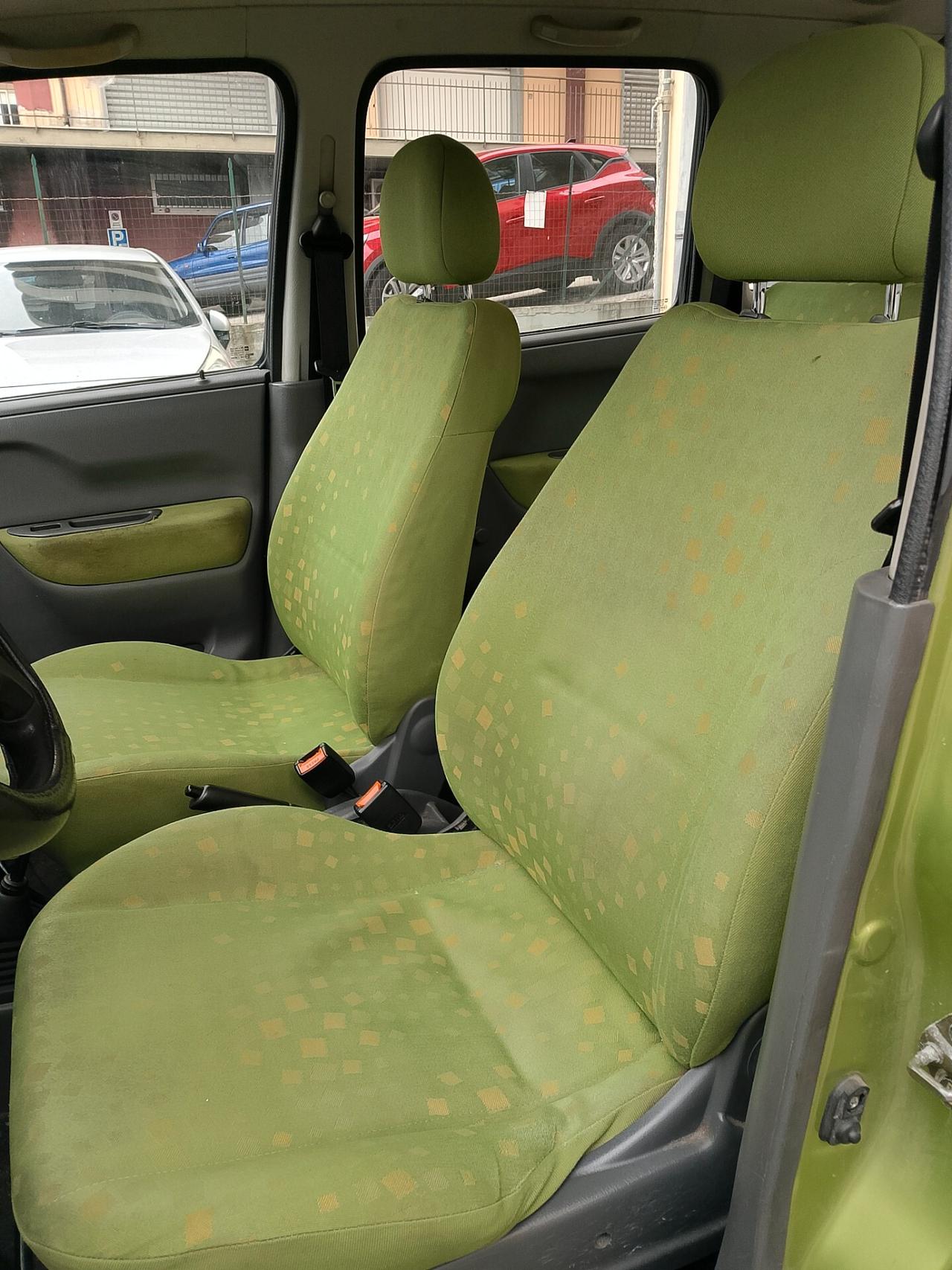 Opel Agila 1.2 16V Color Edition