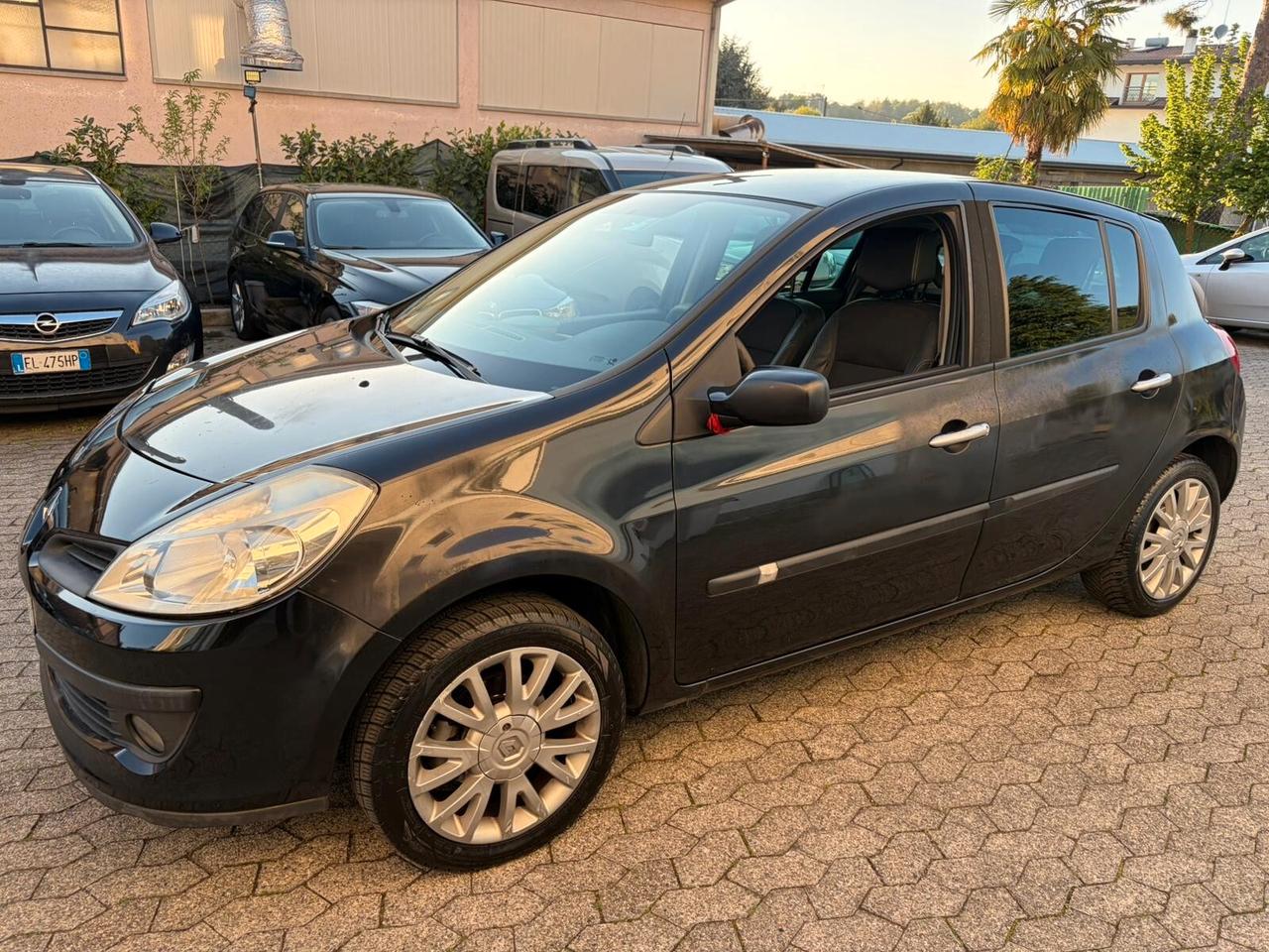 Renault Clio 1.2 16V 5 porte