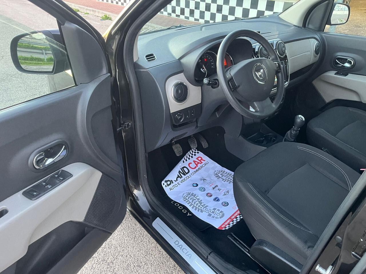 Dacia Lodgy 1.5 dCi Lauréate Gancio traino Unipro 2014