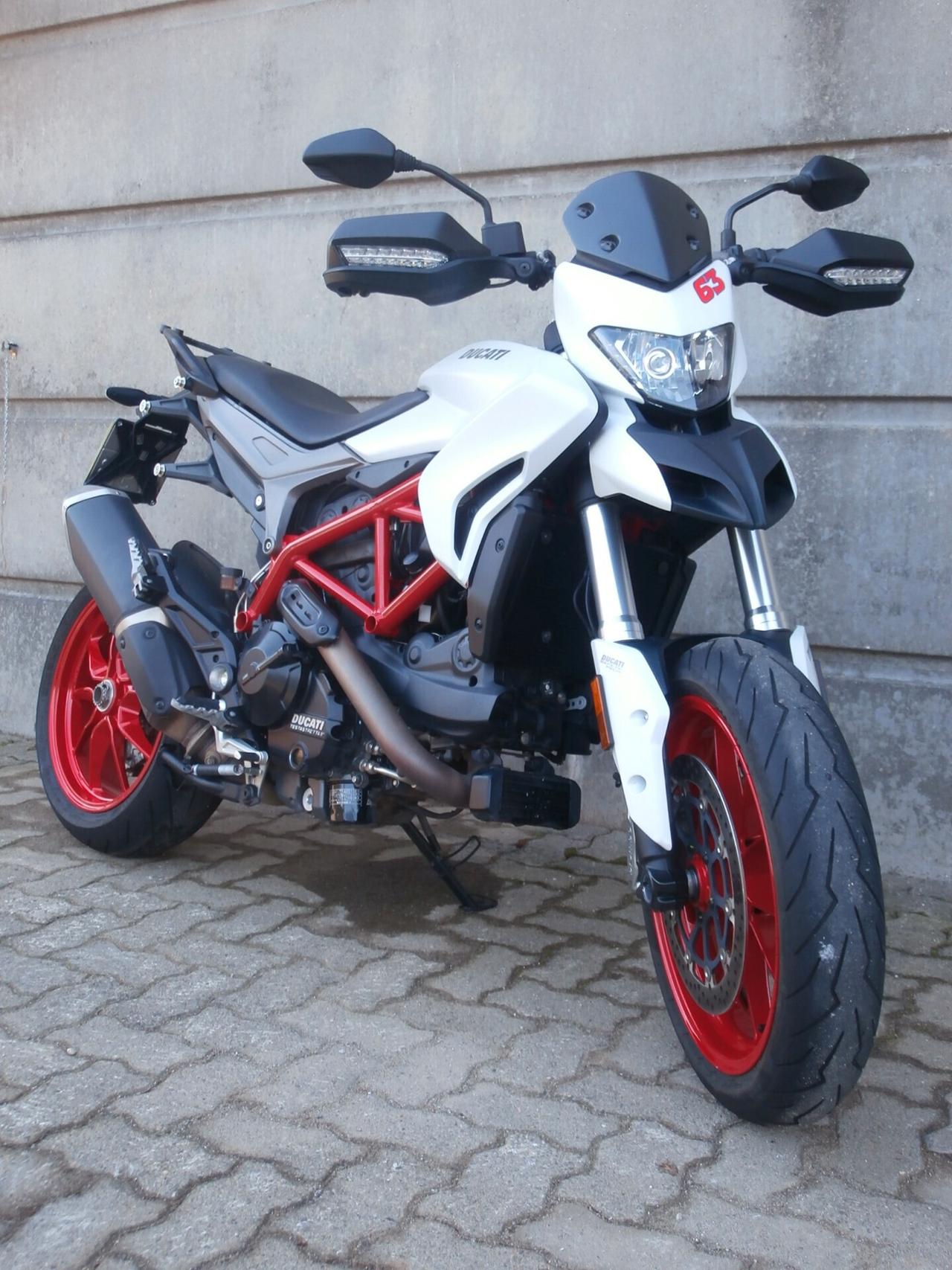 Ducati Hypermotard 939 del 2019 passaggio incluso, tagliando e garanzia