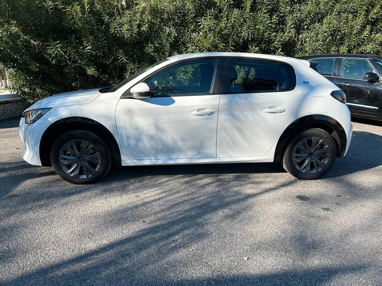 Peugeot 208 motore elettrico 136 CV 5 porte Active