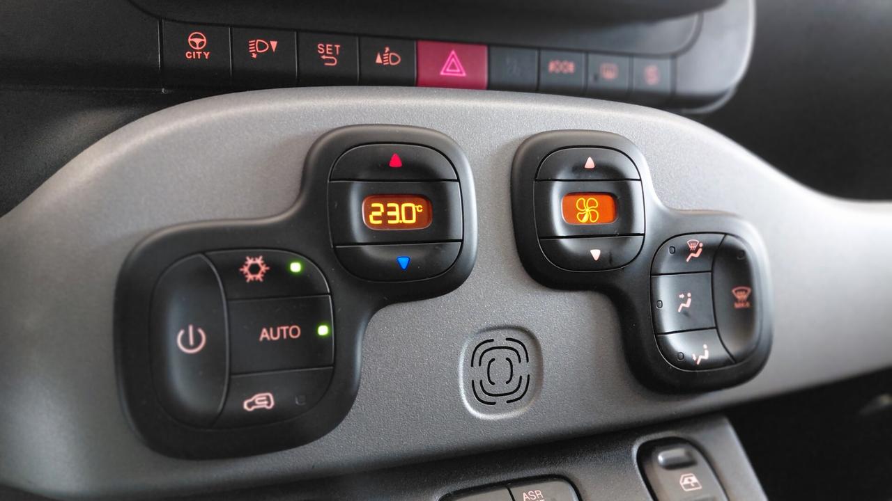 Fiat Panda 1.0 FireFly S&S Hybrid Garmin