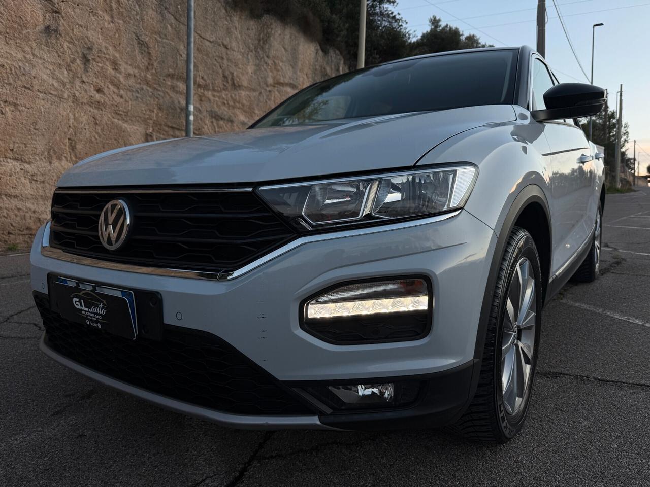 Volkswagen T-Roc/1.0 TSI 116 CV/CAR PLAY/CERCHI 17"/NEO