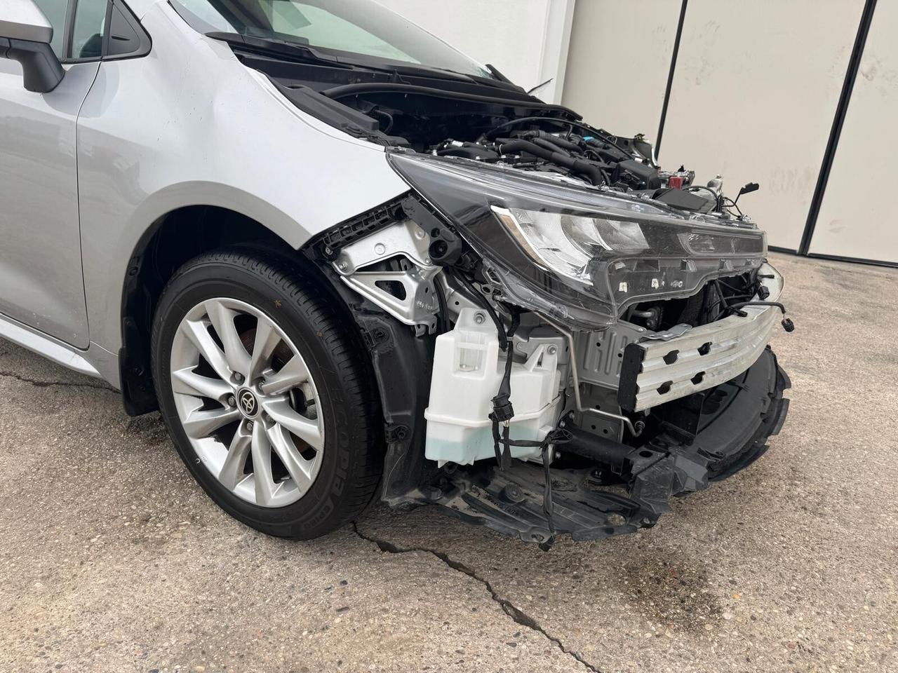 Toyota Corolla Touring Sports 1.8h auto START INCIDENTATA