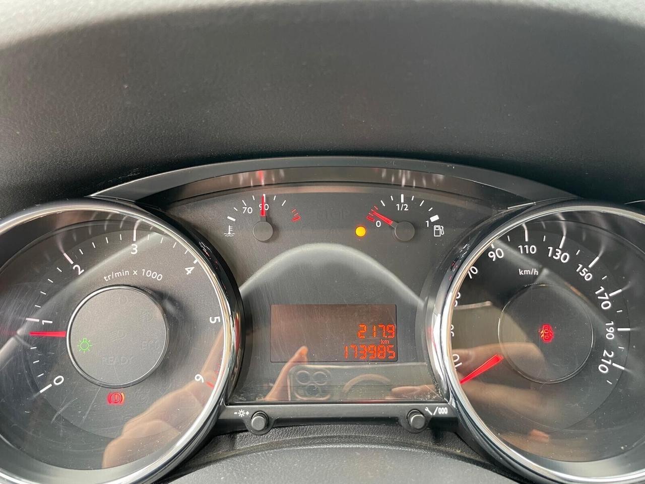 Peugeot 3008 1.6 HDi 115CV Business