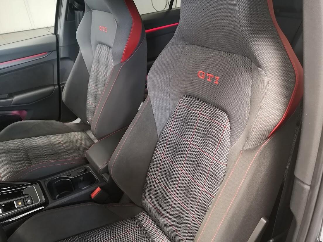Volkswagen Golf GTI 2.0 TSI DSG