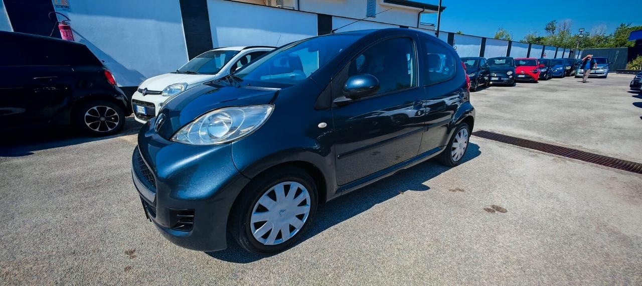 Peugeot 107 1.0 68CV 5p. Sweet Years 2Tronic