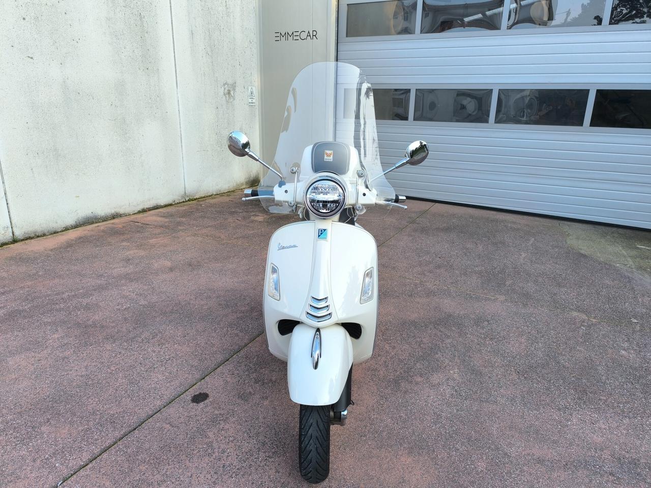 Piaggio Vespa 300 GTS hpe SUPER ABS