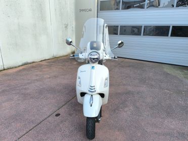 Piaggio Vespa 300 GTS hpe SUPER ABS