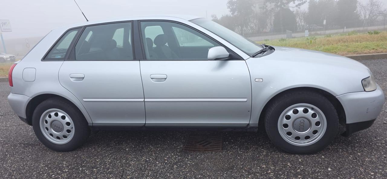 Audi A3 1.9 TDI/130 CV cat 5p. Ambiente neopatentati