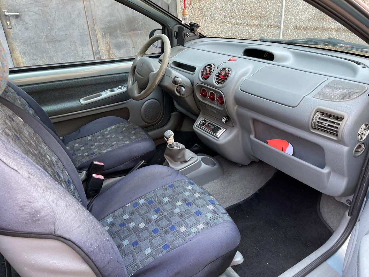 Renault Twingo 1.2i benzina neopatentati