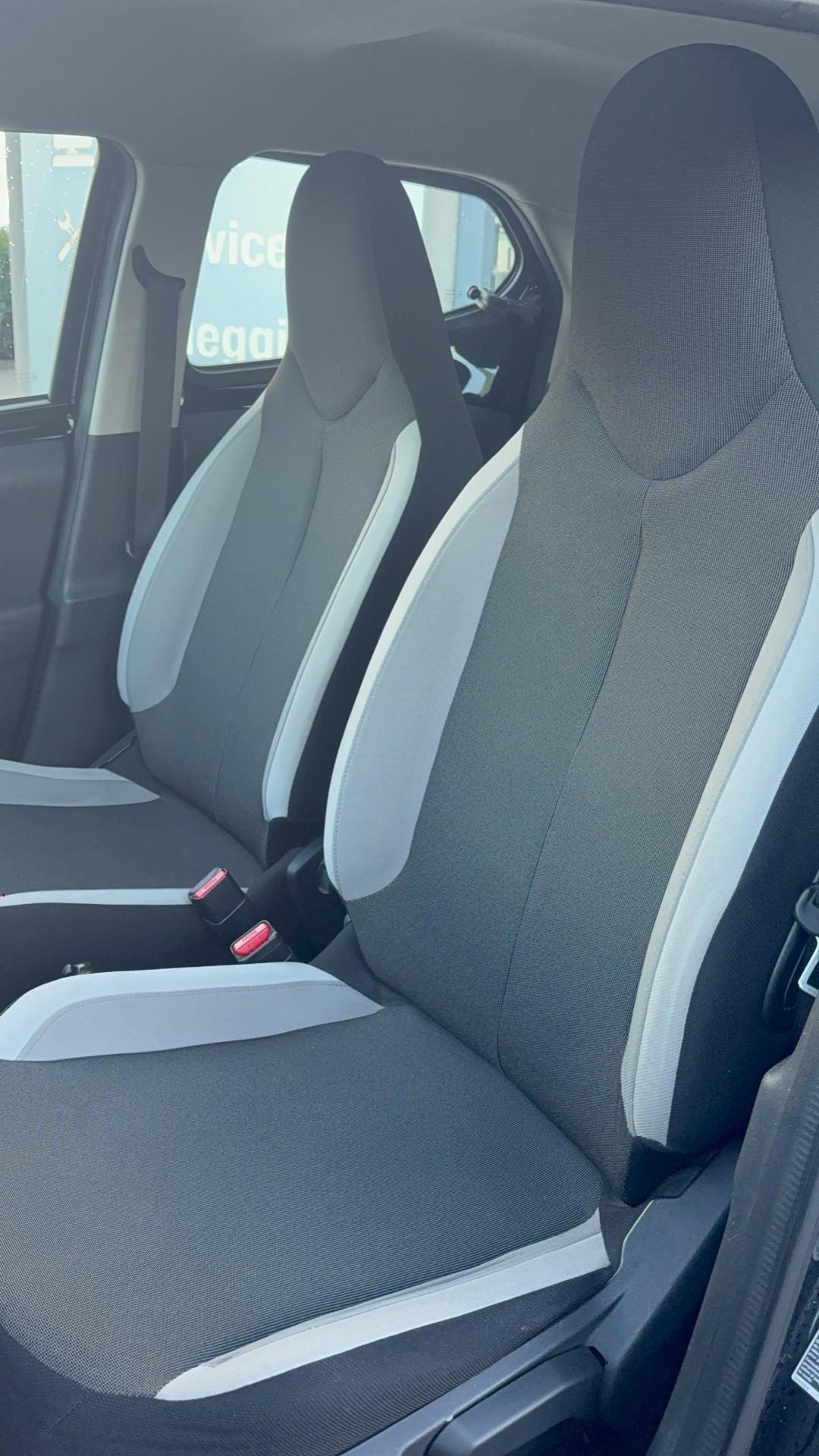 Toyota AYGO 1.0 Lounge XPLAY my14"