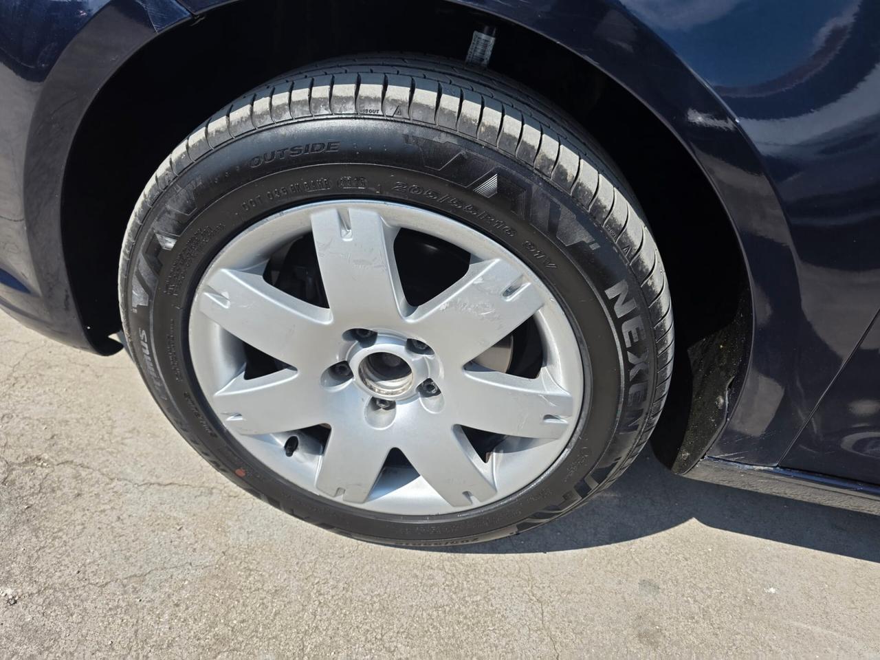 Volkswagen Touran 1.6 TDI HIGHLINE - 2011 7 POSTI