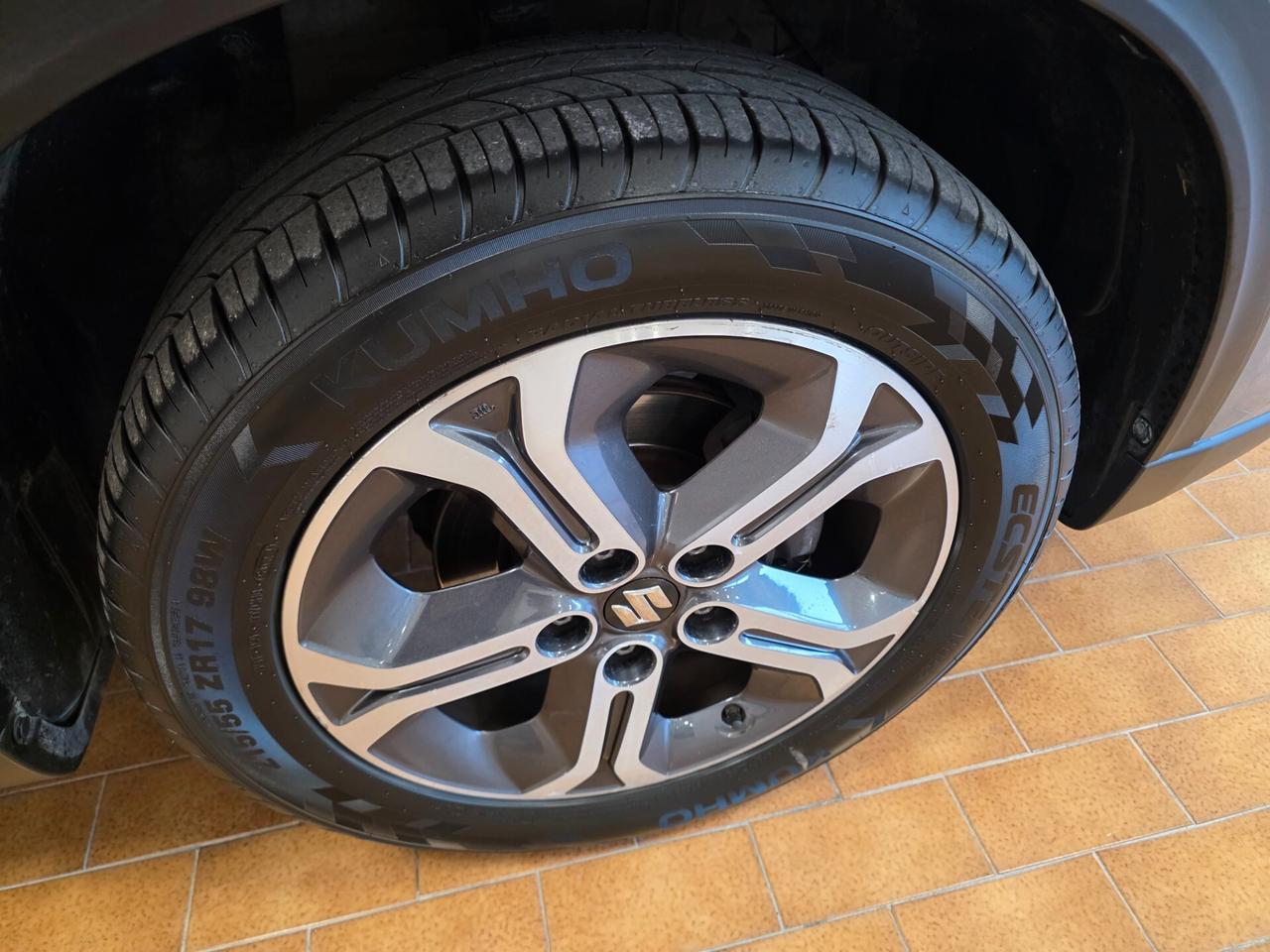 Suzuki Vitara 1.6D 4x4 full automatic
