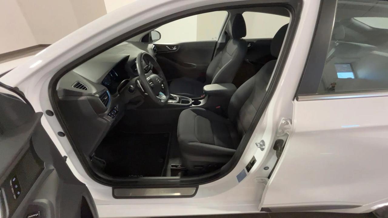 Hyundai Ioniq 1.6 Hybrid DCT Style