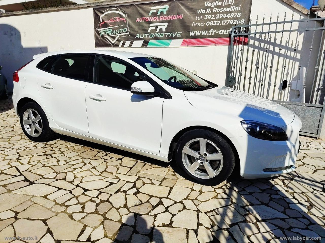 VOLVO V40 D2 1.6 Powershift Summum