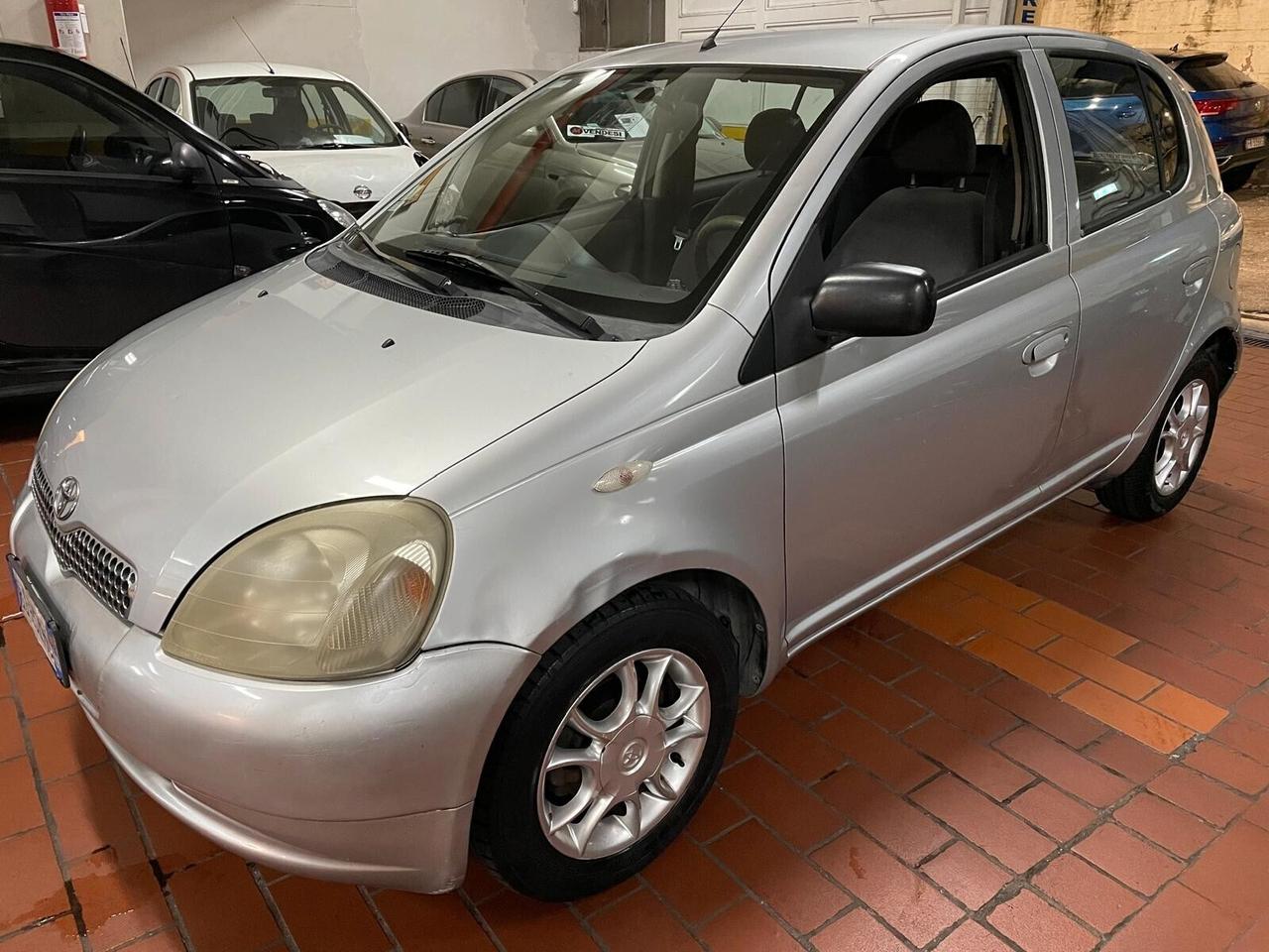 Toyota Yaris 1.0i 16V cat 5 porte