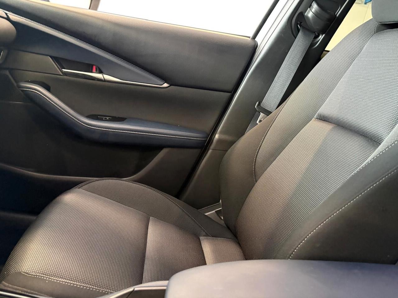 Mazda CX-30 EXCEED 2.0L Skyactiv-G M-Hybrid 6mt