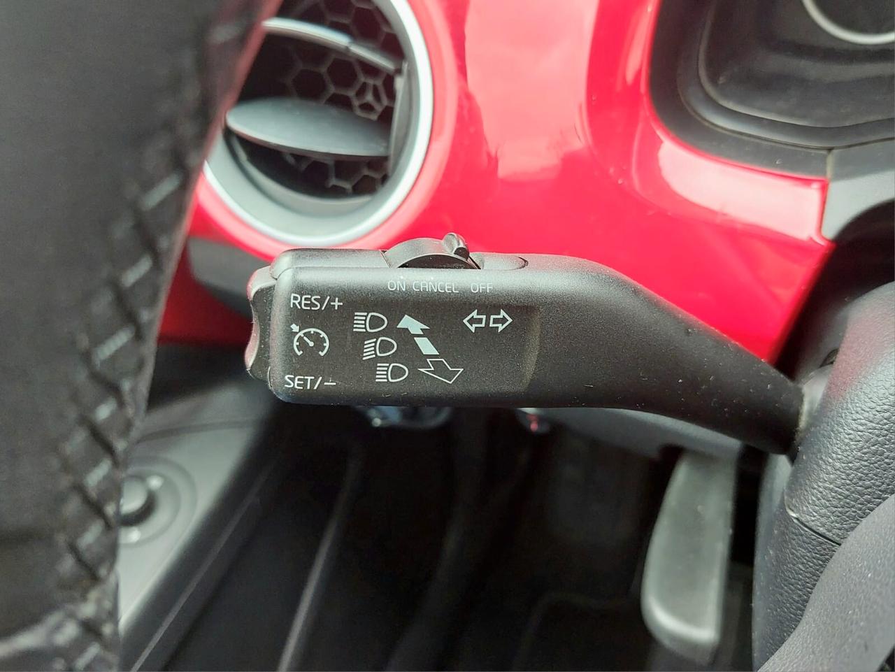 VOLKSWAGEN up! 1.0 75cv 3p. High up! ASG - 2014