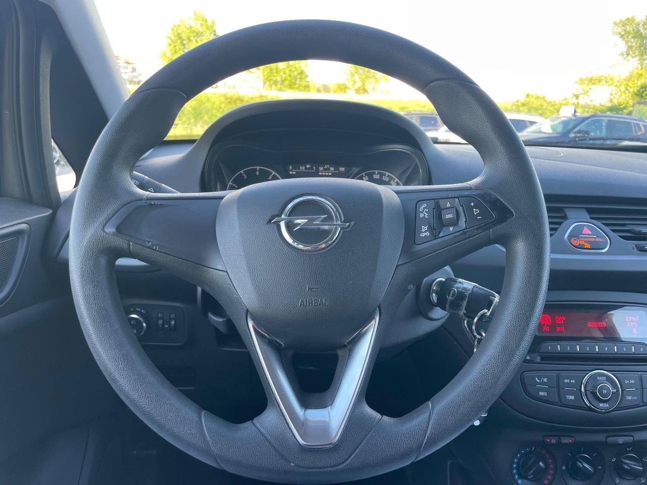 Opel Corsa 1.4 Benzina / GPL - Neopatentati