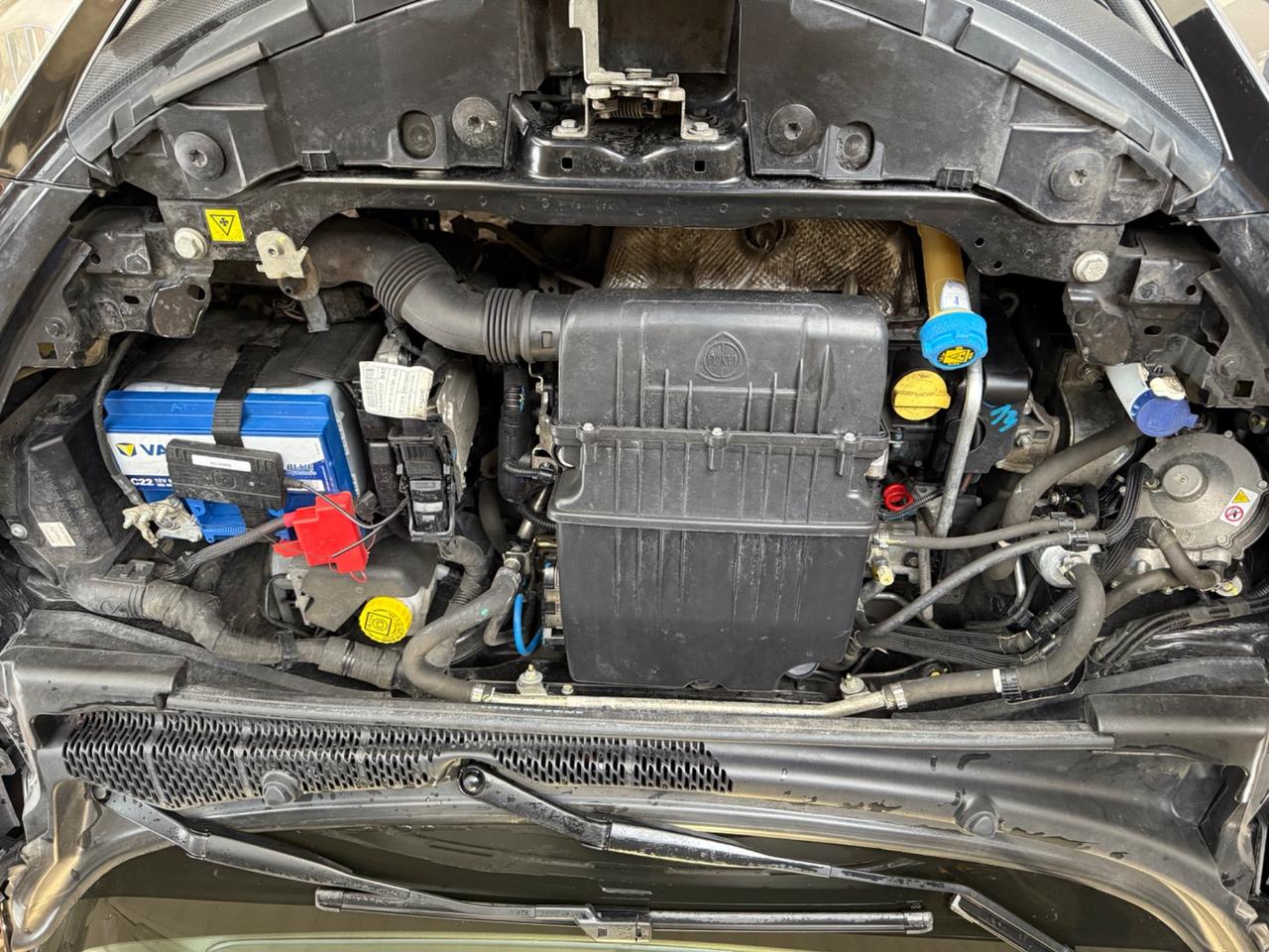 Lancia Ypsilon 1.2 69 CV 5 porte GPL Ecochic Black and Noir