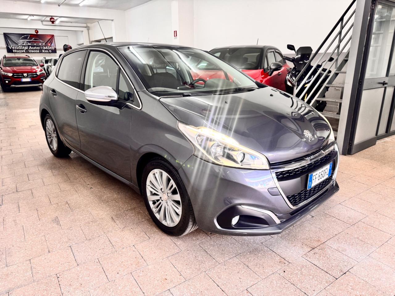 Peugeot 208 1.6 HDi 75 Cv 5 Porte Allure - 2017