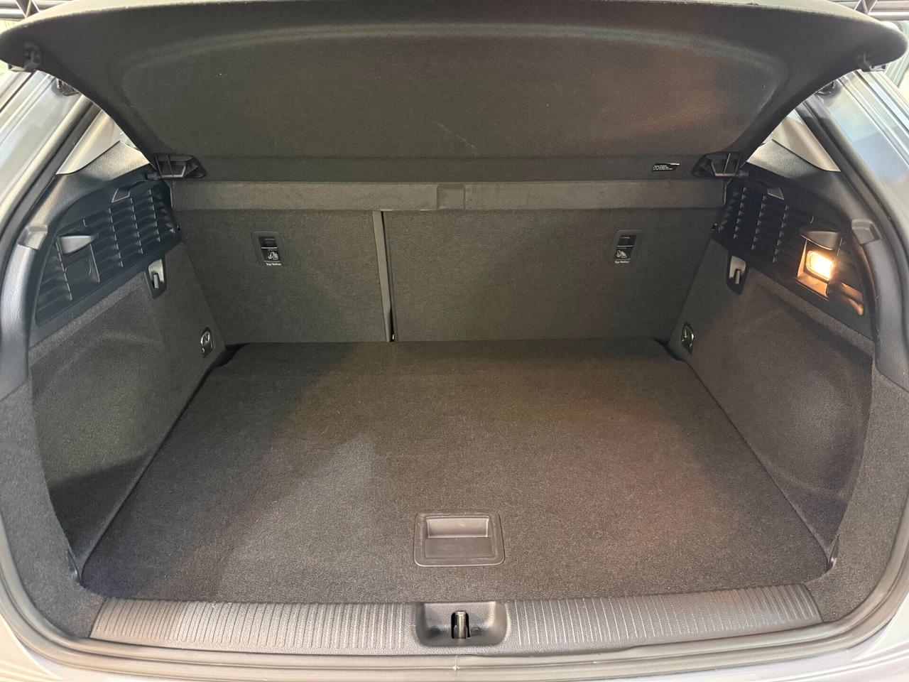 Audi Q2 30 TDI Business
