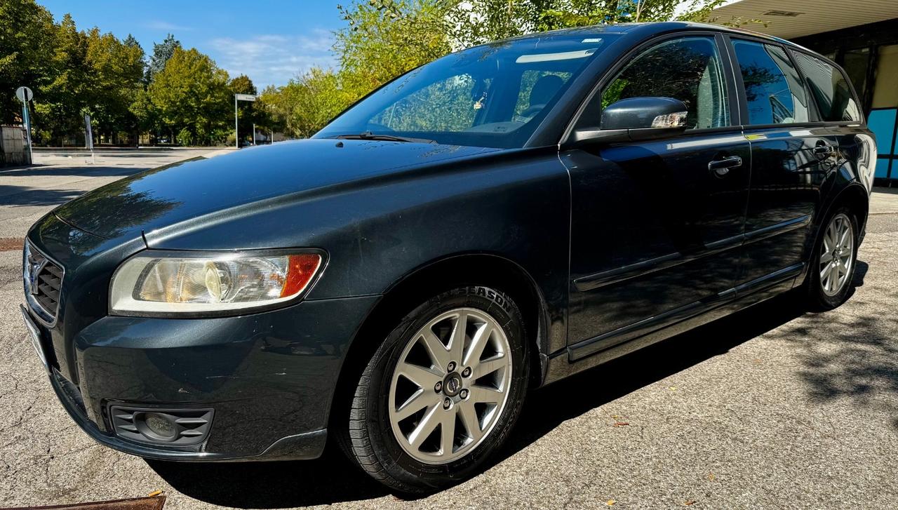 Volvo V50 2.4 D5 cat Summum