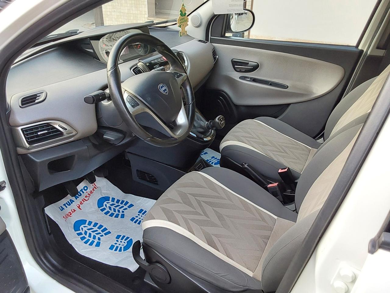 Lancia Ypsilon 0.9 TwinAir 85 CV Metano Ecochic Gold