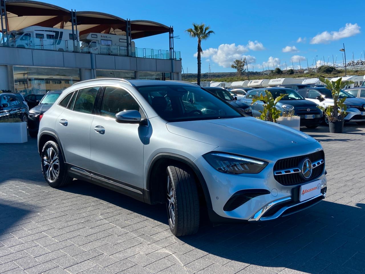 Mercedes-Benz GLA 180d Progressive Advanced auto