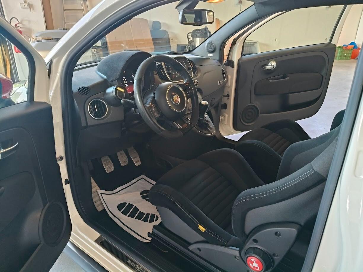 Abarth 595 1.4 Turbo T-Jet 180 CV Competizione