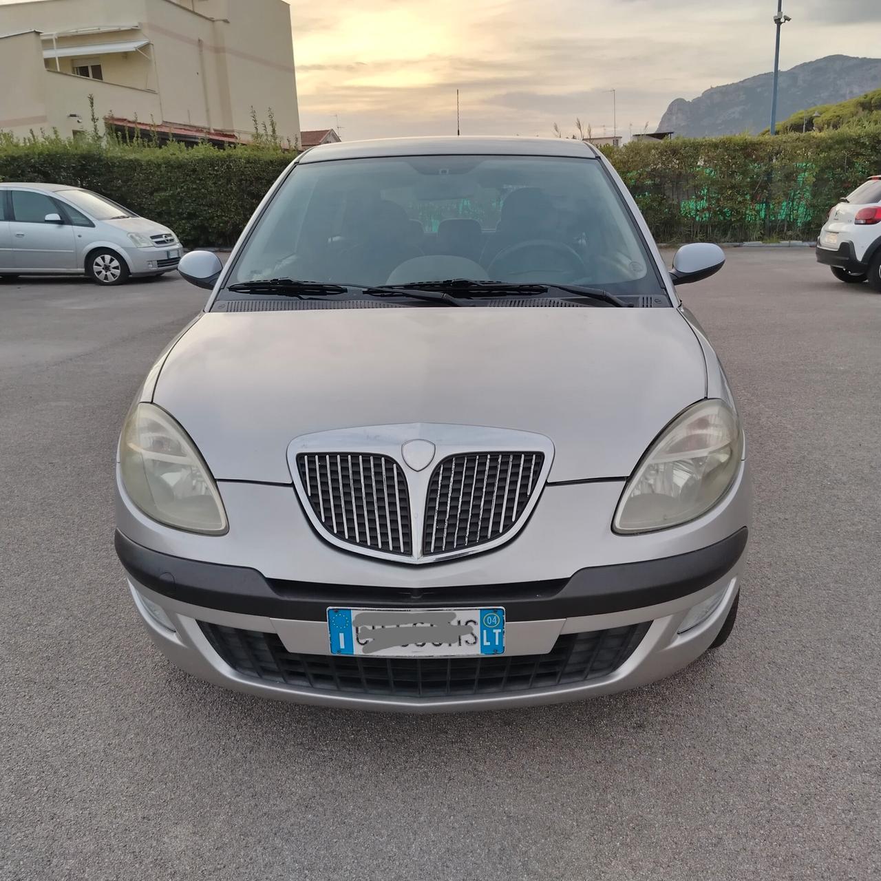 Lancia Ypsilon 1.2 16V Argento