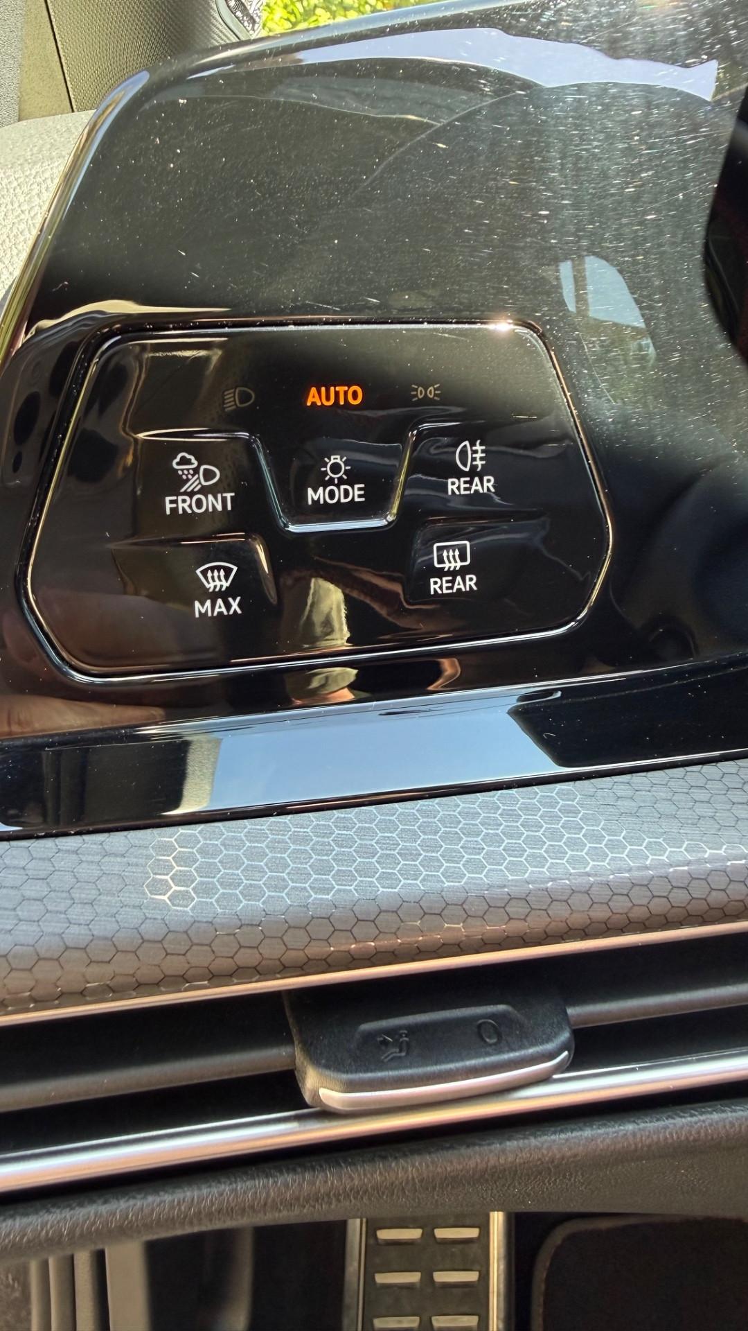Volkswagen Golf GTI 2.0 TSI DSG CLUB SPORT 300 CAVALLI