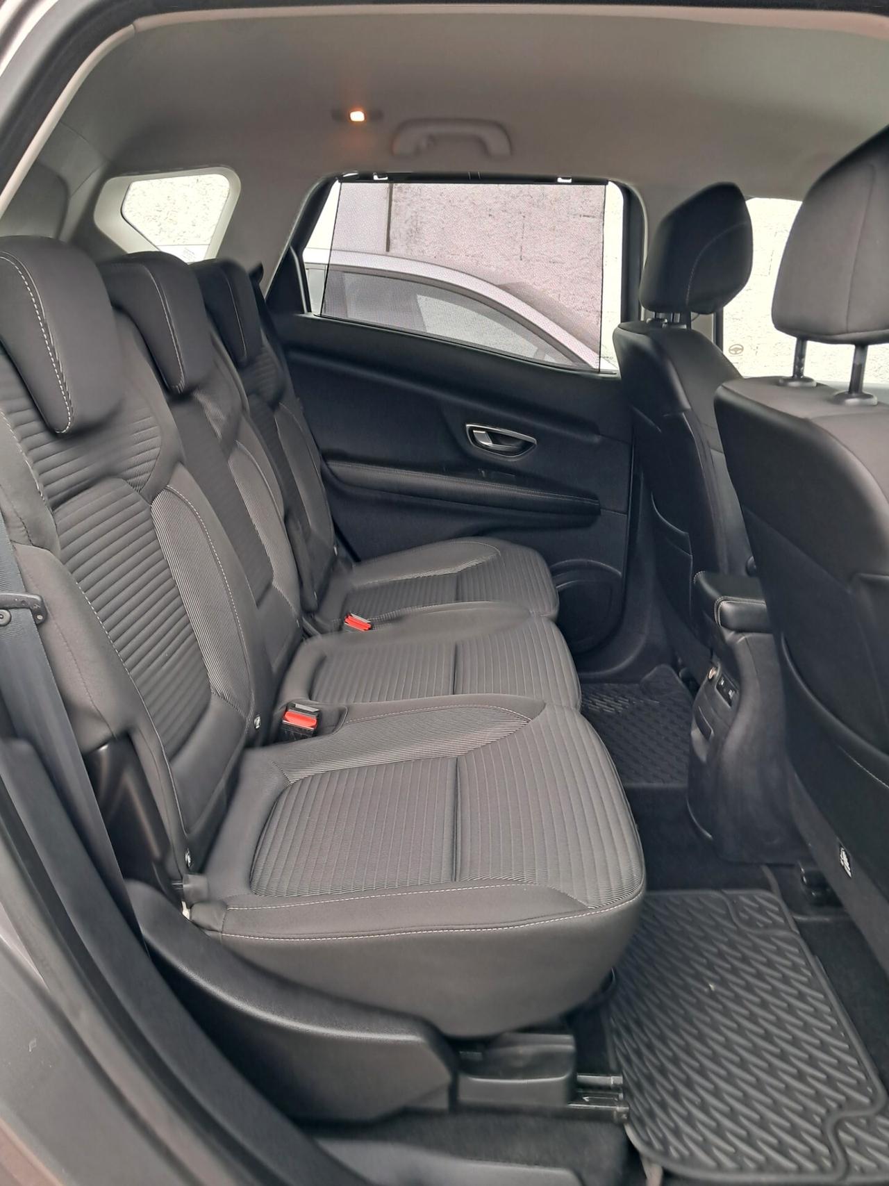 Renault Grand Scenic Blue dCi 120 CV EDC Initiale Paris