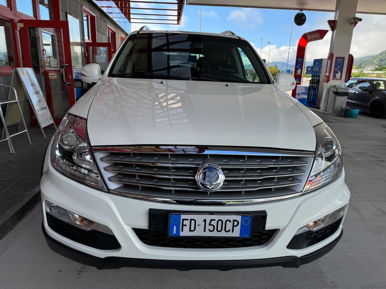 Ssangyong Rexton W 2.2 Diesel 4WD A/T Top Pelle Nera