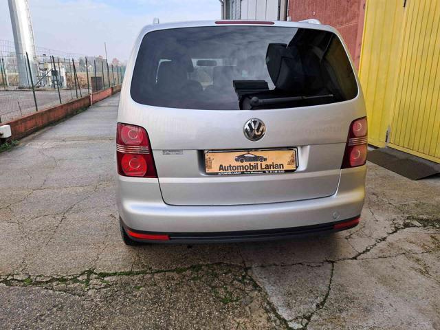 VOLKSWAGEN Touran 2.0 16V TDI Highline 7 posti neopatentati