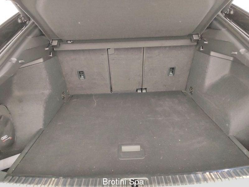 Audi Q3 Sportback 35 TDI S tronic Identity Black