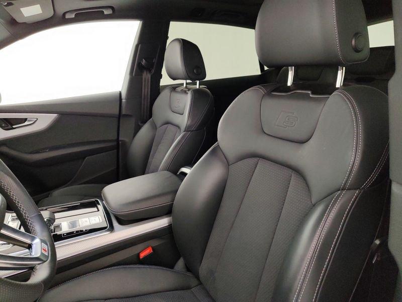 Audi Q8 50 TDI 210kW quattro tip. S Line Edition