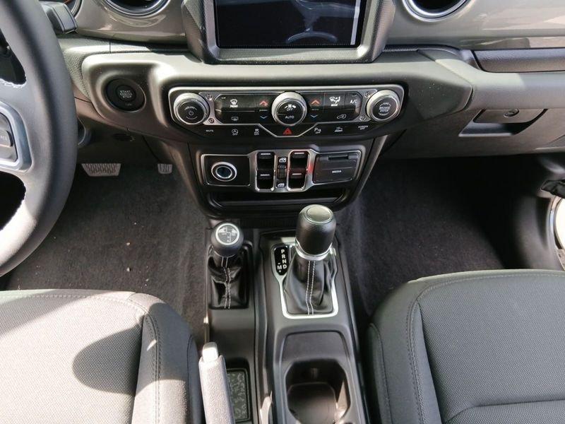 Jeep Gladiator 3.0 V6 Overland 4wd auto 3.0 V6 Overland 4wd auto