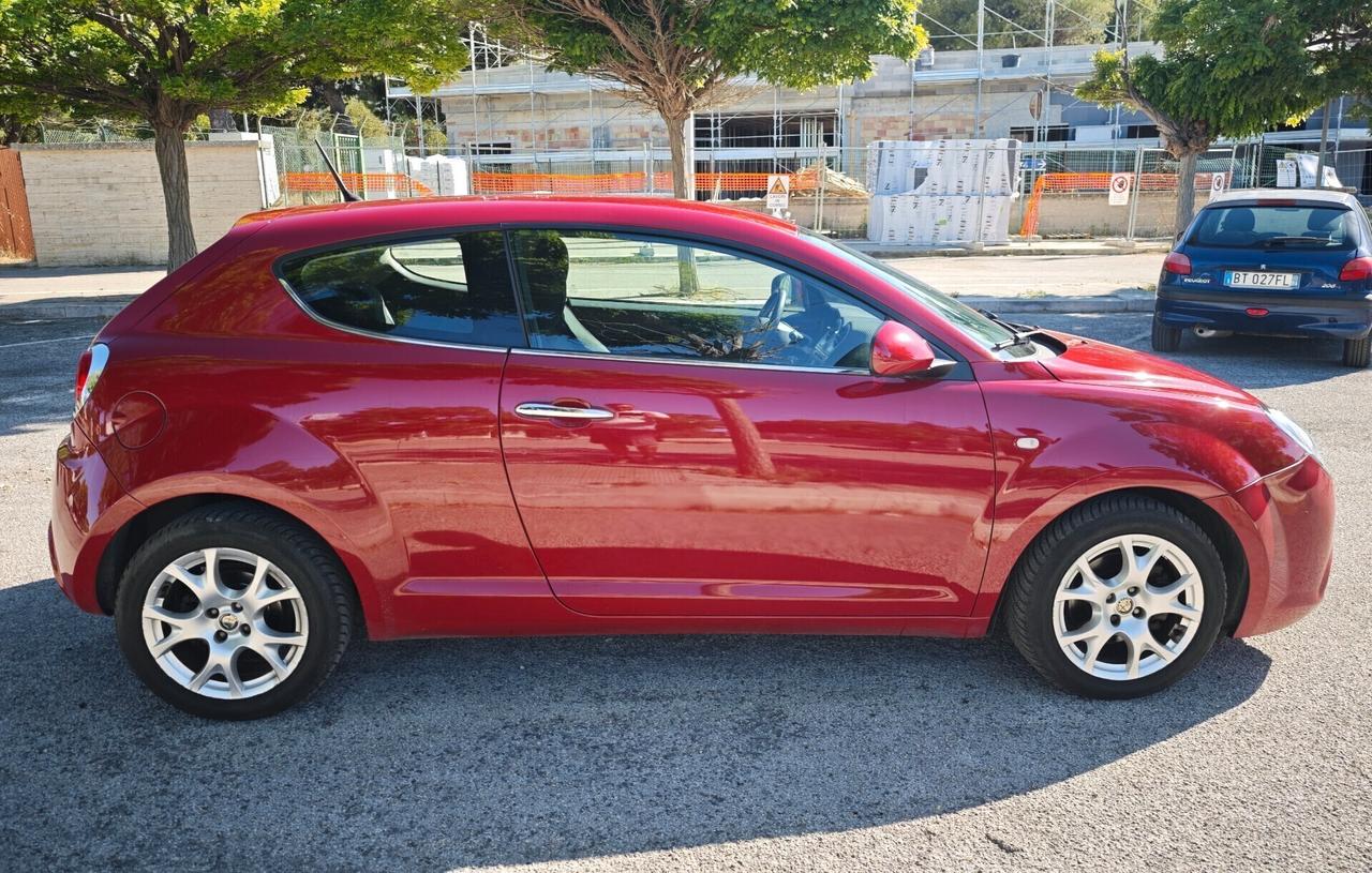 Alfa Romeo MiTo 1.6 JTDm 16V Distinctive Sport Pack