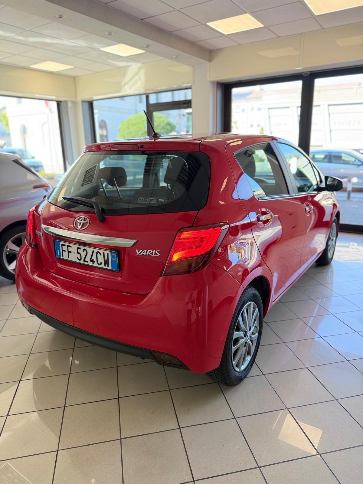Toyota Yaris 1.0 5 porte Active