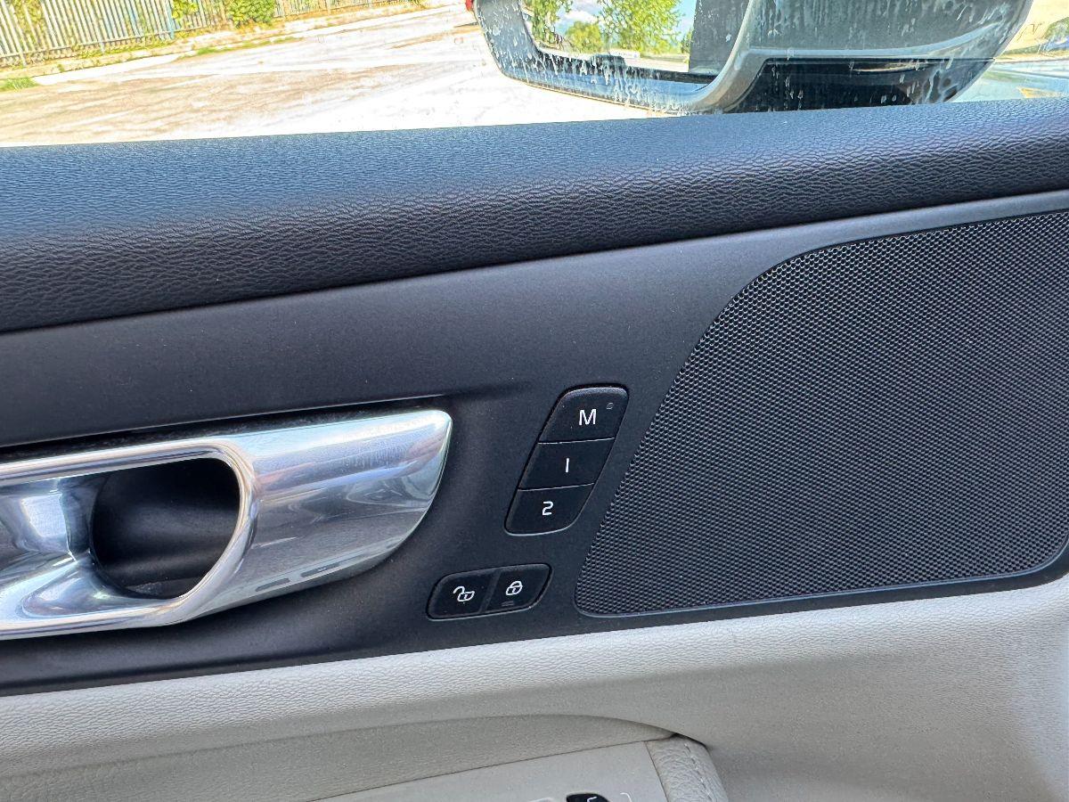 VOLVO - V60 - D3 Geartronic Inscription AUTOCARRO N1