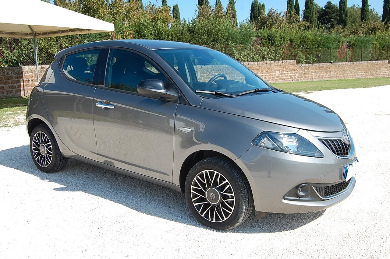 Lancia Ypsilon 1.0 FireFly 5 porte S&S Hybrid Platino