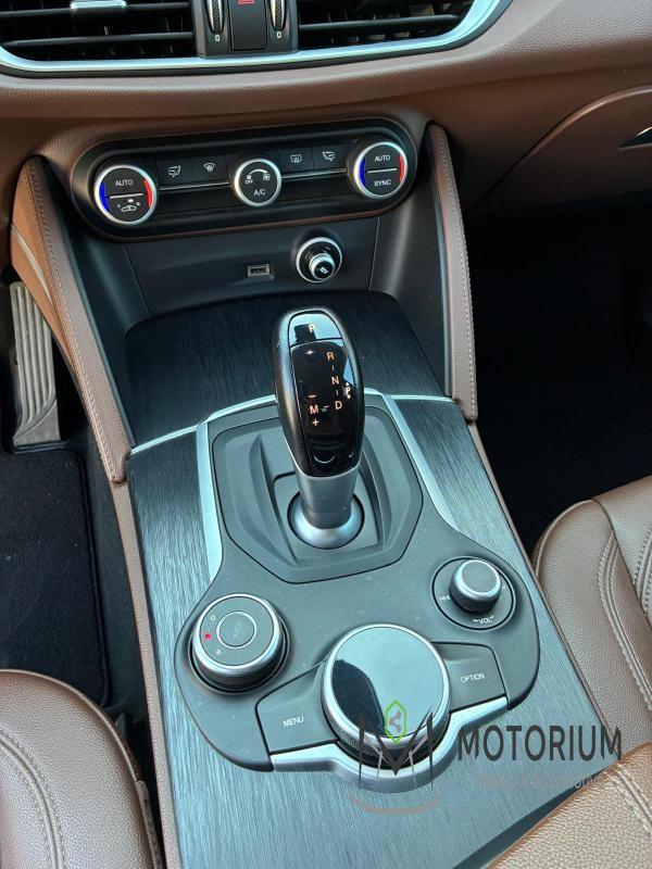 Alfa Romeo Stelvio 2.2 Turbodiesel 190 CV AT8 RW SUPER