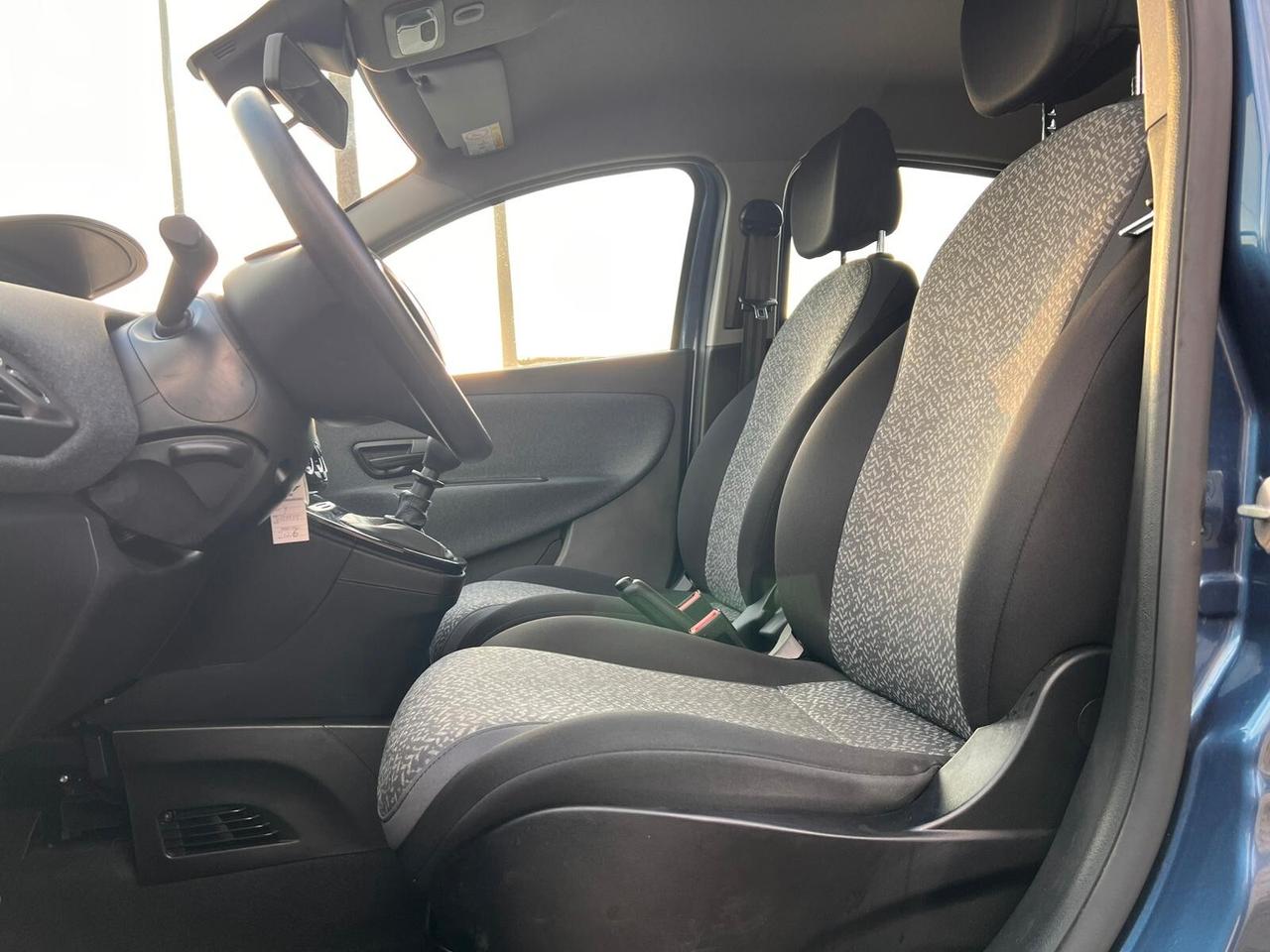 Lancia Ypsilon 1.0 FireFly 5 porte S&S Hybrid Silver Plus